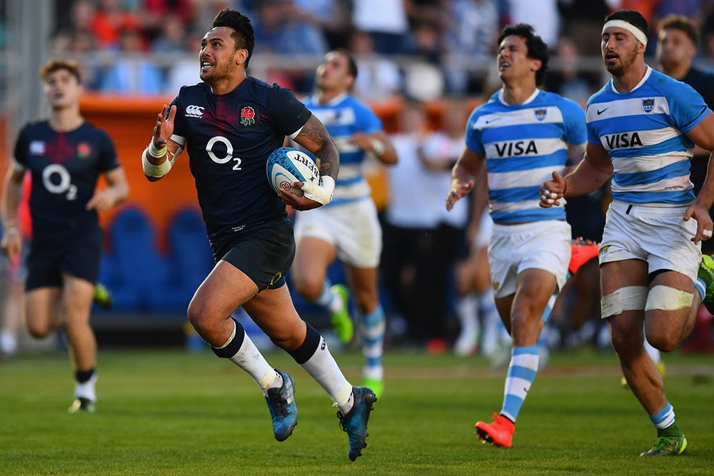 England winger Denny Solomona on his way to England's match-winning try against Argentina. Photo: Getty Images