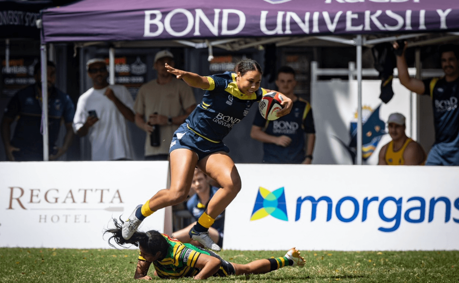 Bond University flyer Dianne Waight on the way to the tryline against Gordon. Photo: Brendan Hertel, QRU Media