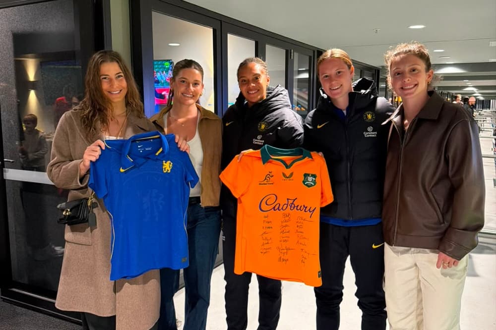 Australia Women’s Sevens stars Kaitlin Shave, Isbaella Nasser and Ruby Nicholas alongside Chelsea Women's stars Veerle Buurman and Becky Spencer. Photo Supplied
