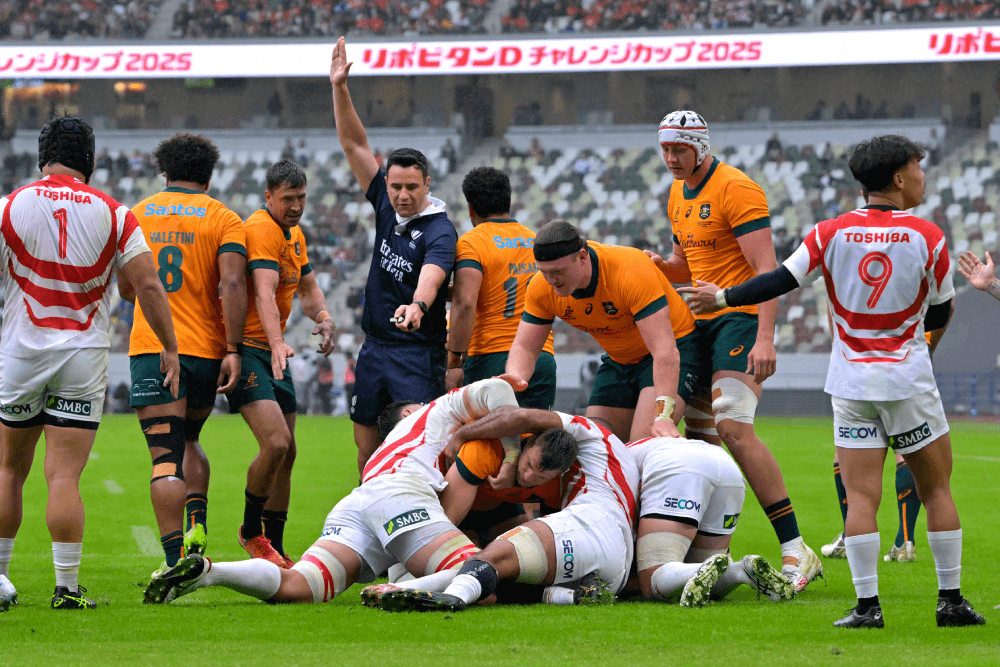Nick Champion de Crespigny scores a try against the Brave Blossoms in Tokyo. Source: Getty