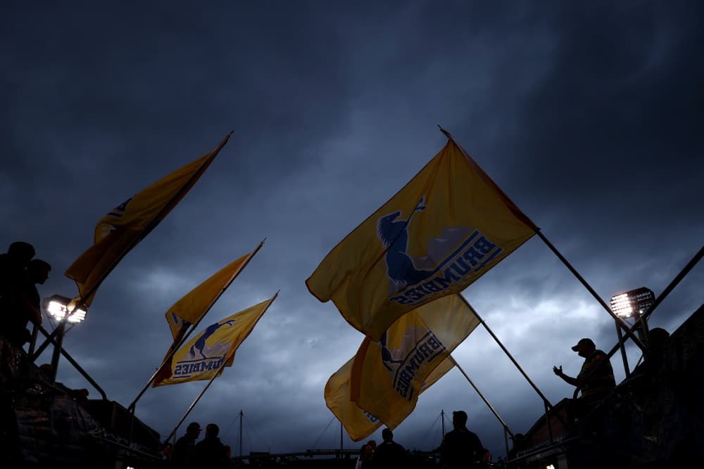 The ACT Brumbies-Queensland Reds match has been delayed by over an hour as a result of severe weather in Canberra.