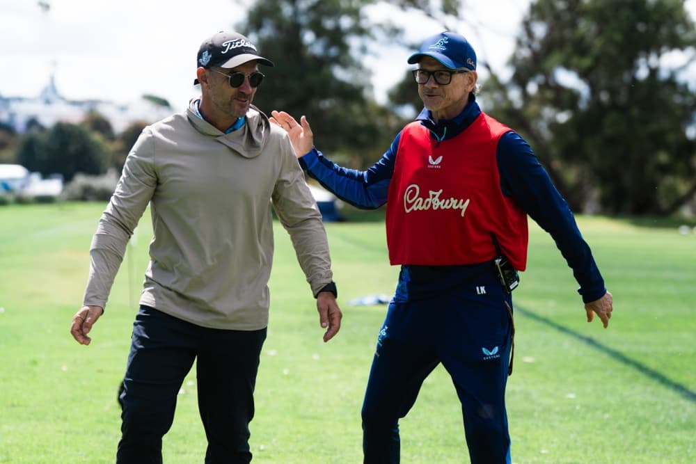 Justin Langer with Les Kiss at training ahead of Sunday's Test with the Springboks. Photo: Getty Images