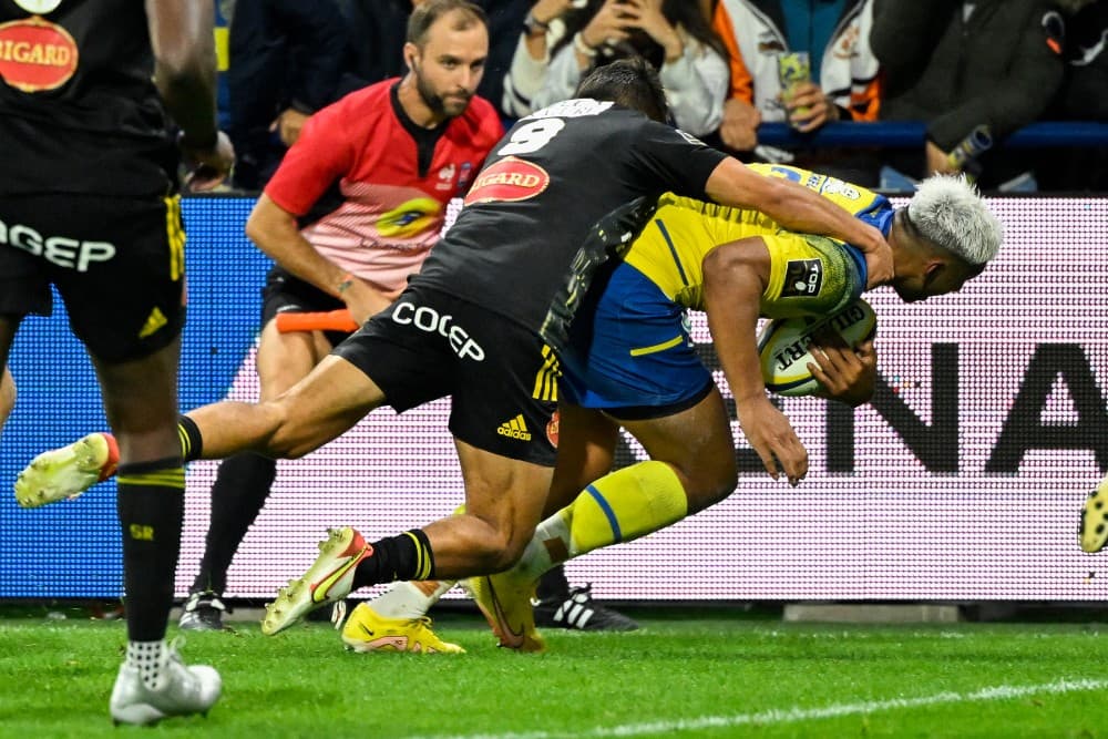 Irae Simone sent a timely reminder to selectors as he scored in Clermont's win over La Rochelle. Photo: Thierry Zoccolan/AFP