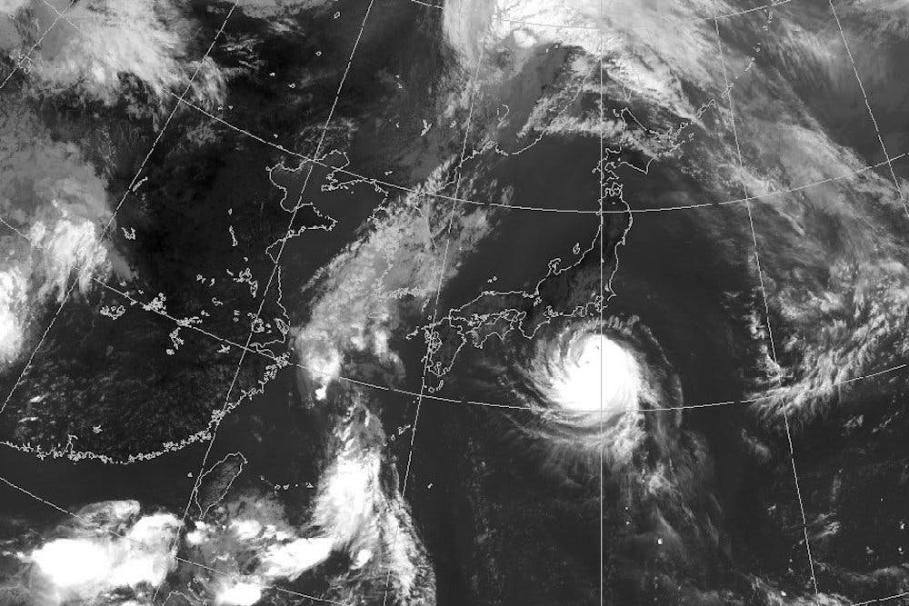 A radar image of Typhoon Faxai approached Japan. Photo: Japan Metereological Society