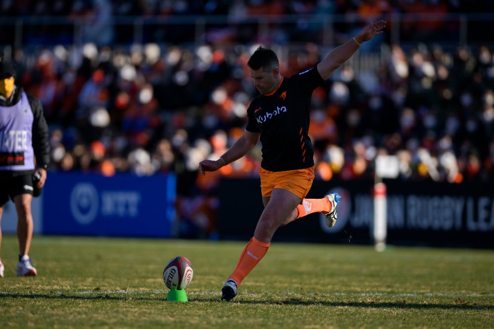 A late penalty goal from Wallabies five-eighth Bernard Foley has extended Kubota Spears' unbeaten start to the Japan Rugby League One season. Photo: Getty Images